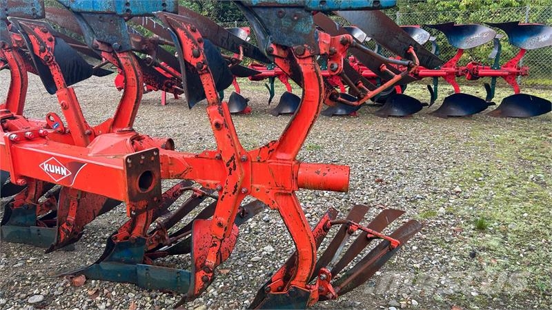 Kuhn udbygningsfure VM 152/153 NSH NSH med VL riste und محاريث عكسية