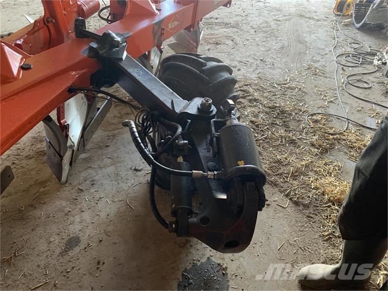 Kuhn Vari-Master 6 furet Model 153 NSH Obračalni plugi