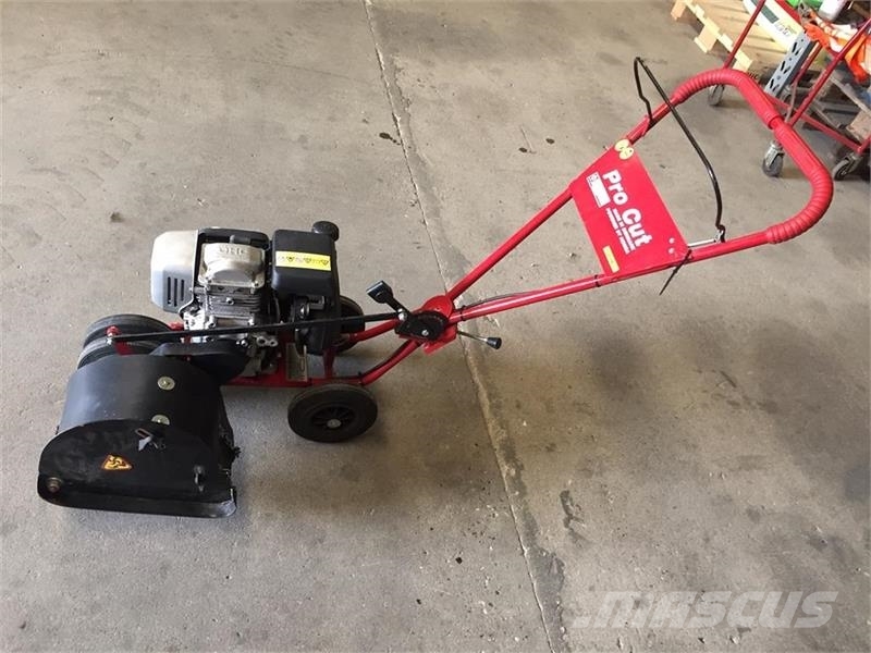 Pro-Cut Rough, trim and surrounds mowers