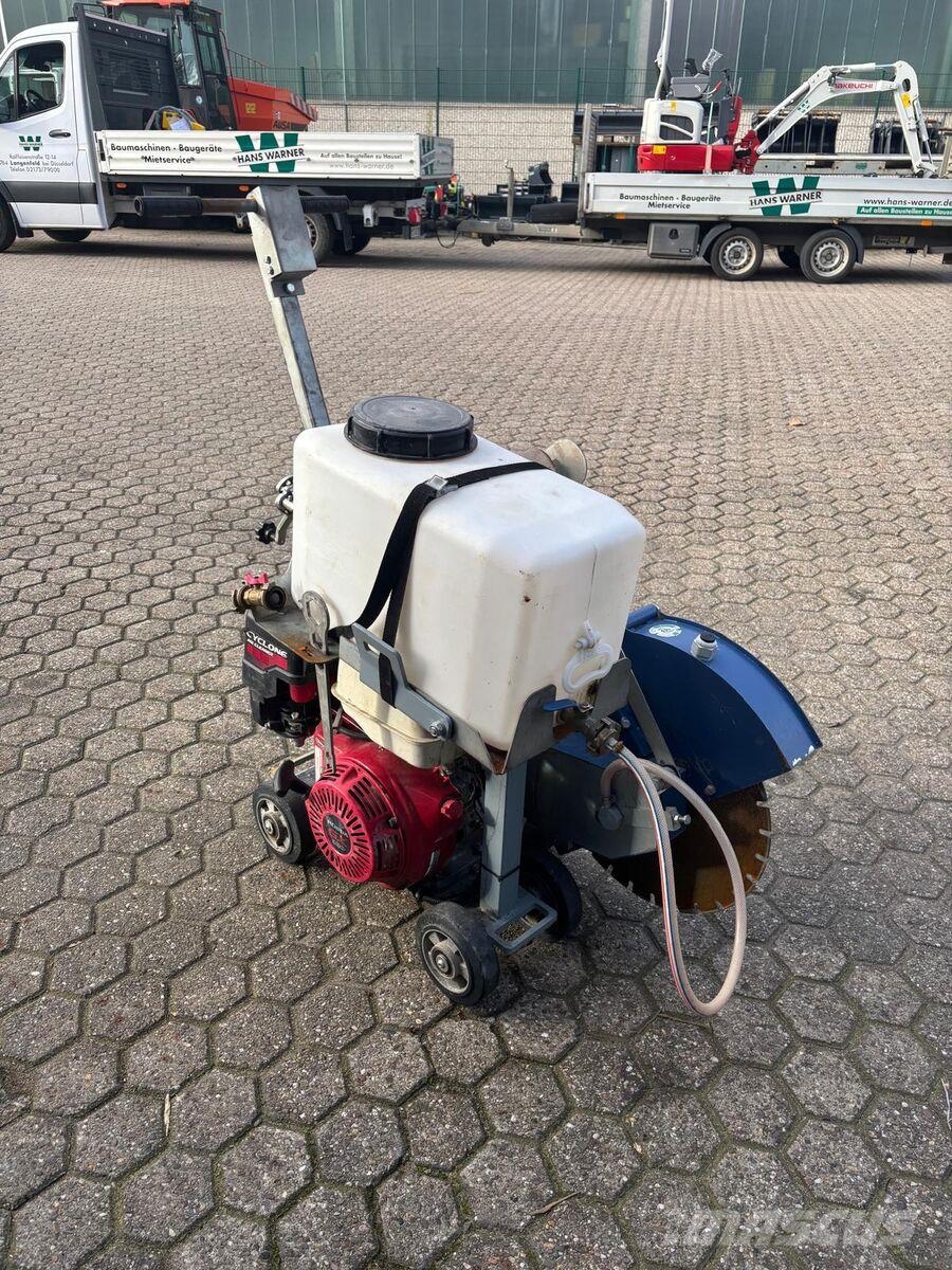 Lissmac Compactcut 301 P Tronçonneuse pour route