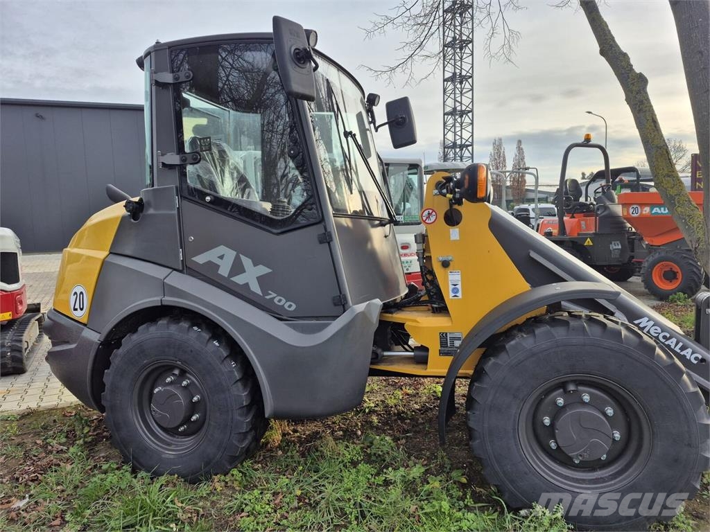Mecalac AX 700 Cargadoras sobre ruedas