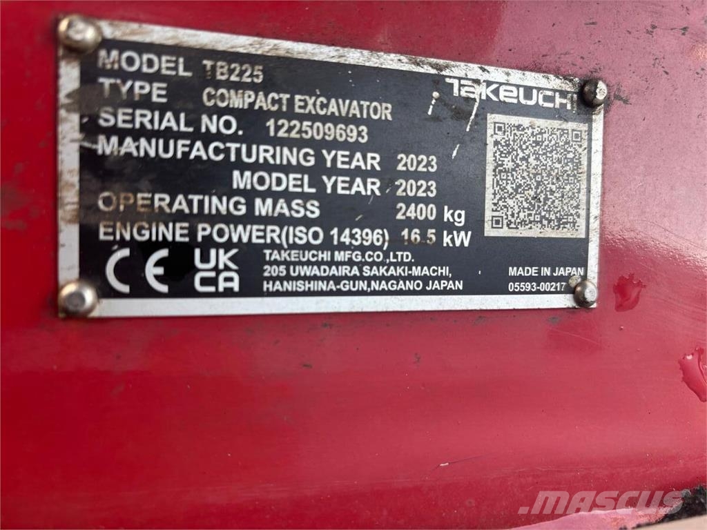 Takeuchi TB 225 V0 Mini pelle < 7t