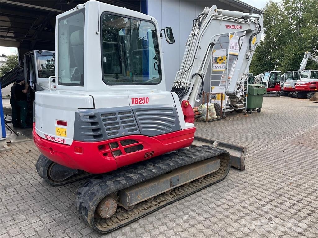 Takeuchi TB 250-2 V3 Minibagger < 7t