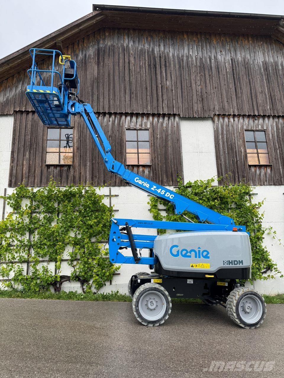 Genie Z-45 XC رافعات سلة مفصلية