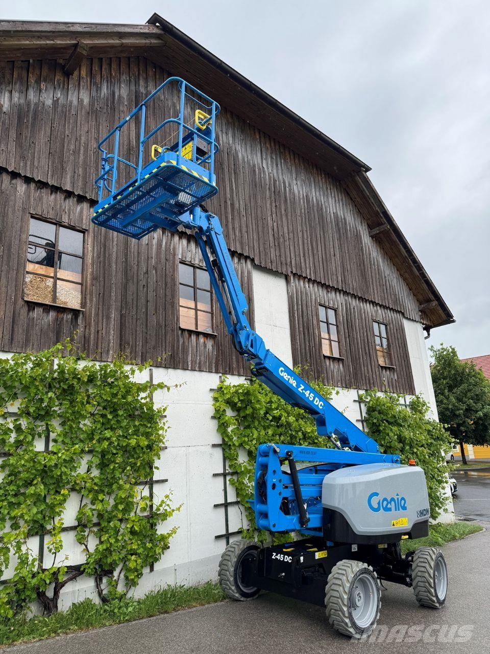 Genie Z-45 XC رافعات سلة مفصلية