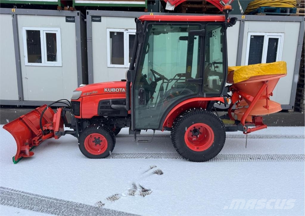 Kubota B2530 Traktor Vlečné vozíky