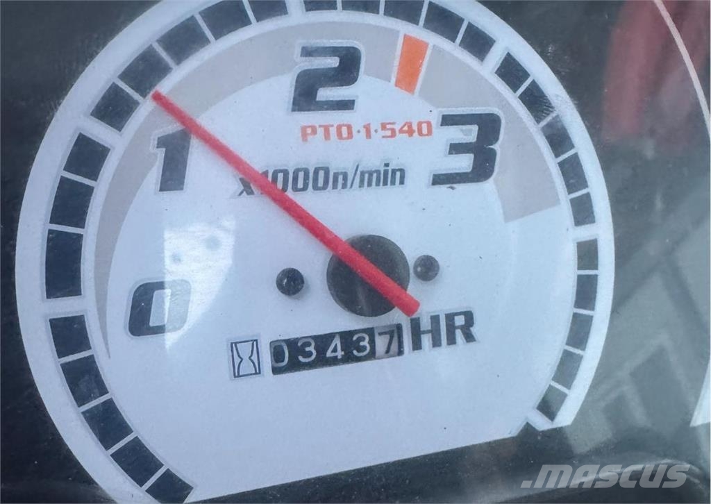 Kubota B2530 Traktor Vlečné vozíky