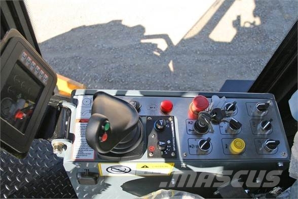 Sany SSR120C-8 單輪滾壓機