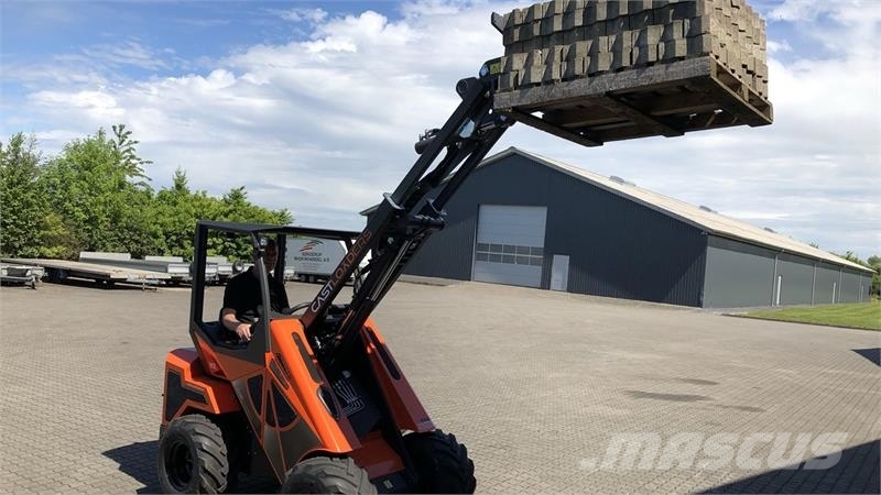 Cast 30T Малі навантажувачі
