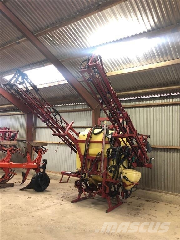 Hardi 16 meter Trailed sprayers