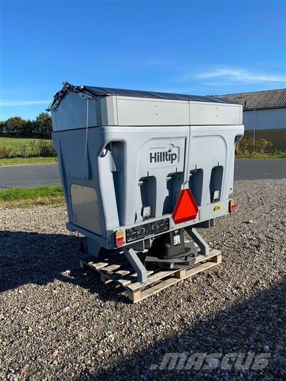 Hilltip Icestriker 1450 TR معدات نشر الرمال والملح