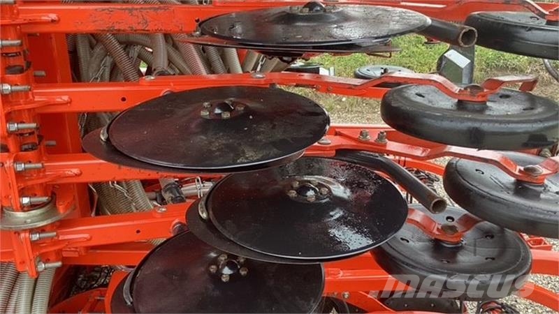 Kuhn 6m Espro 6000RC MIX Combination drills