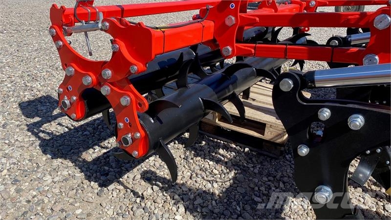 Kuhn DT 300XL grubber Hloubkové kypřiče