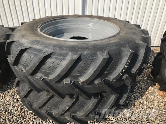 Taurus 20.8-42 CPL. SÆT HJUL komplet sæt nye hjul Tyres, wheels and rims