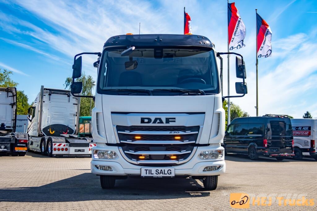 DAF XB 230 4x2 FA m. Fejeblad Otros camiones