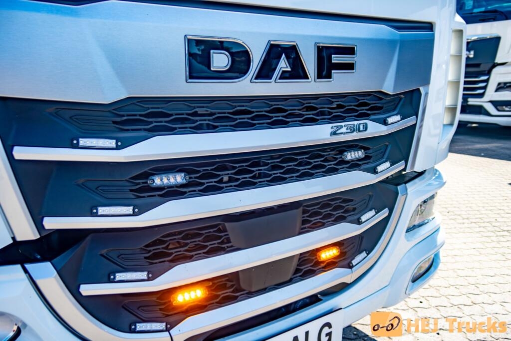 DAF XB 230 4x2 FA m. Fejeblad Otros camiones