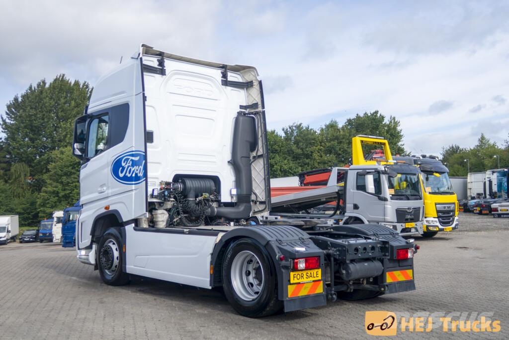 Ford F-MAX 500 Vetopöytäautot