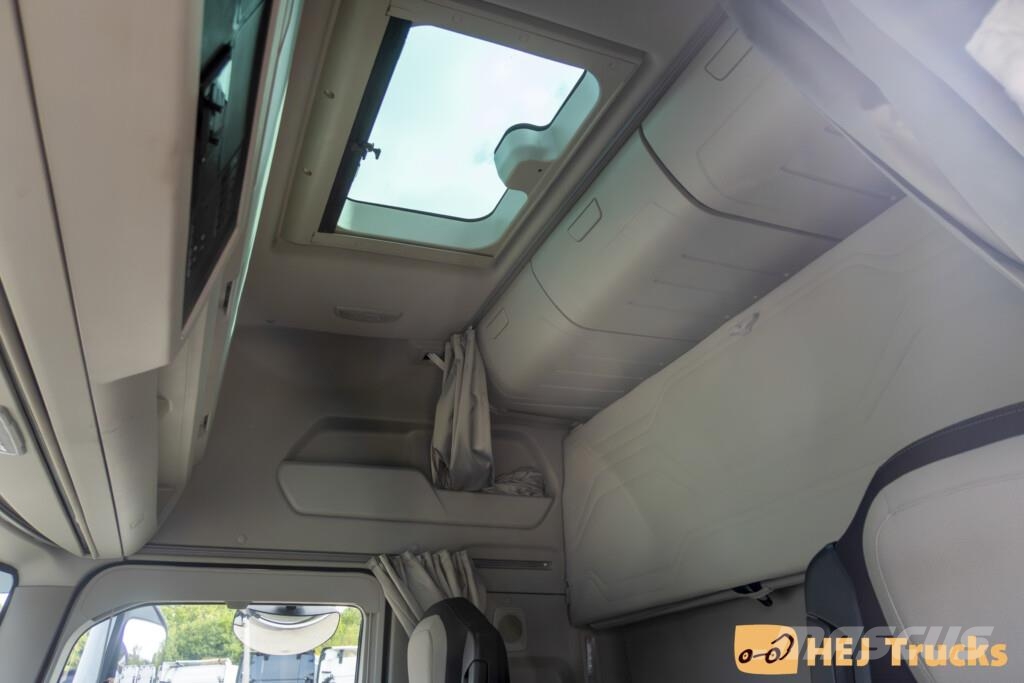Ford F-MAX 500 Vetopöytäautot