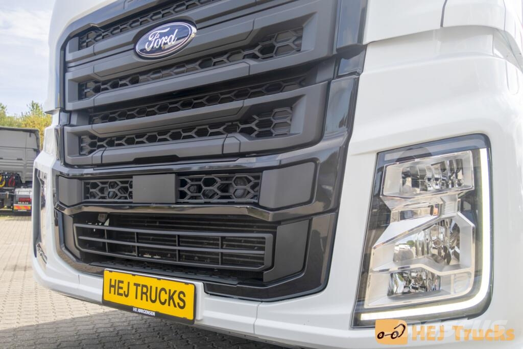 Ford F-MAX 500 Vetopöytäautot