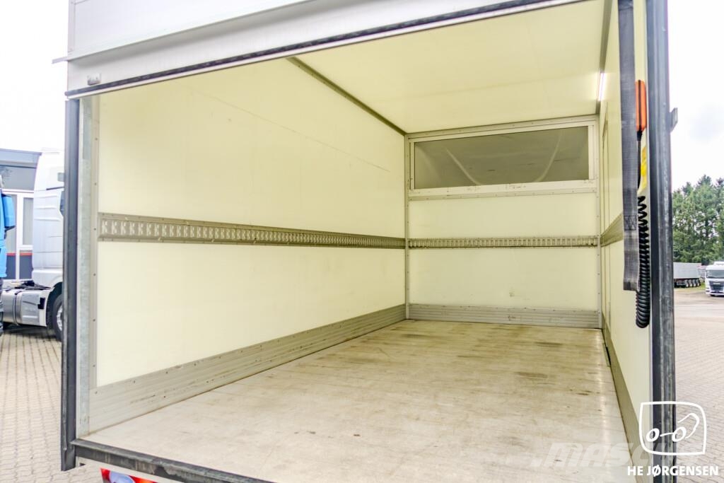 MAN TGE 3.180 4X2F SB m. Box/Lift Lette lastebiler