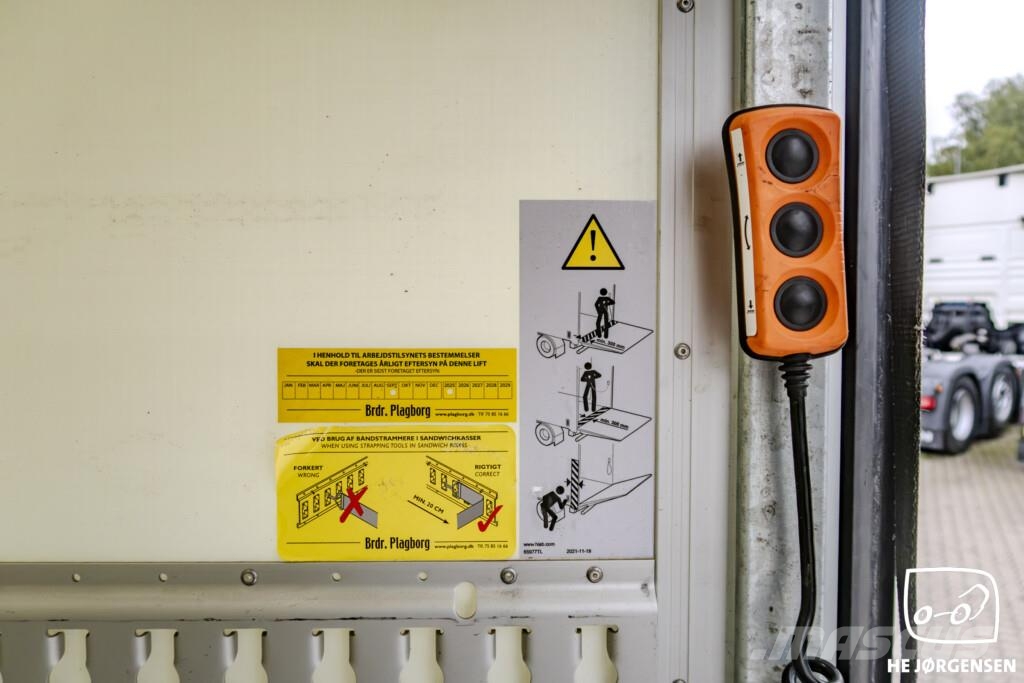 MAN TGE 3.180 4X2F SB m. Box/Lift Lette lastebiler