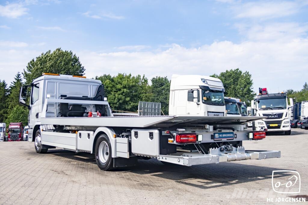 MAN TGL 12.220 4x2 BL CH m. Fejeblad Други