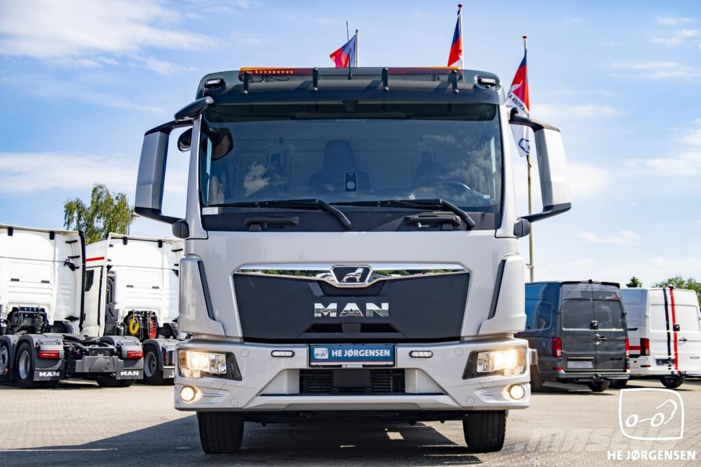 MAN TGL 12.220 4x2 BL CH m. Fejeblad Други