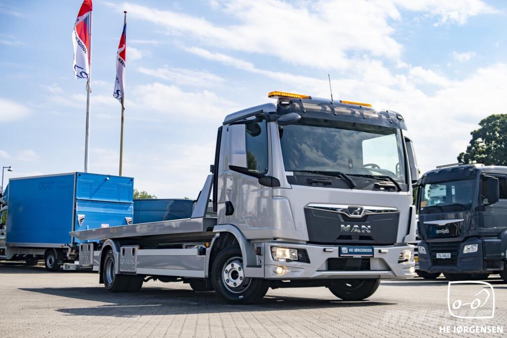MAN TGL 12.220 4x2 BL CH m. Fejeblad Други