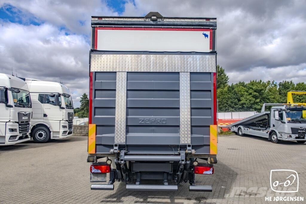 MAN TGM 18.290 4x2 LL Box/Lift m. Foldedøre (18-paller Sanduk kamioni