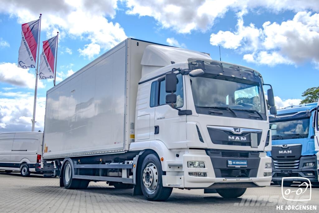 MAN TGM 18.290 4x2 LL Box/Lift m. Foldedøre (18-paller Sanduk kamioni