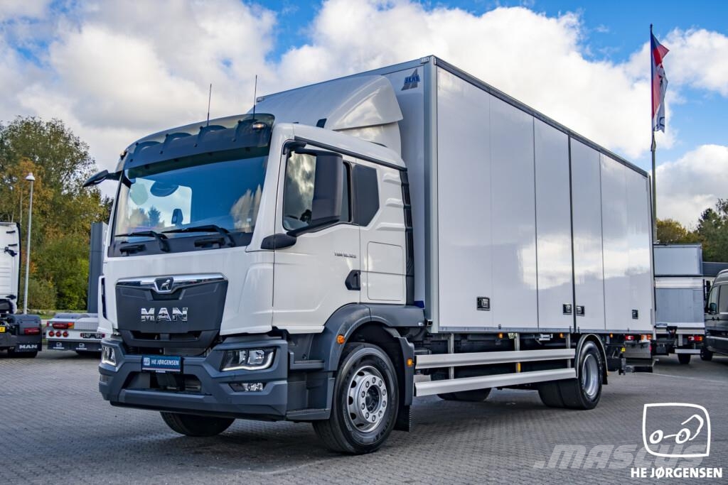 MAN TGM 18.320 4x2 LL CH Box/Lift m. Foldedøre (18-pal Фургони