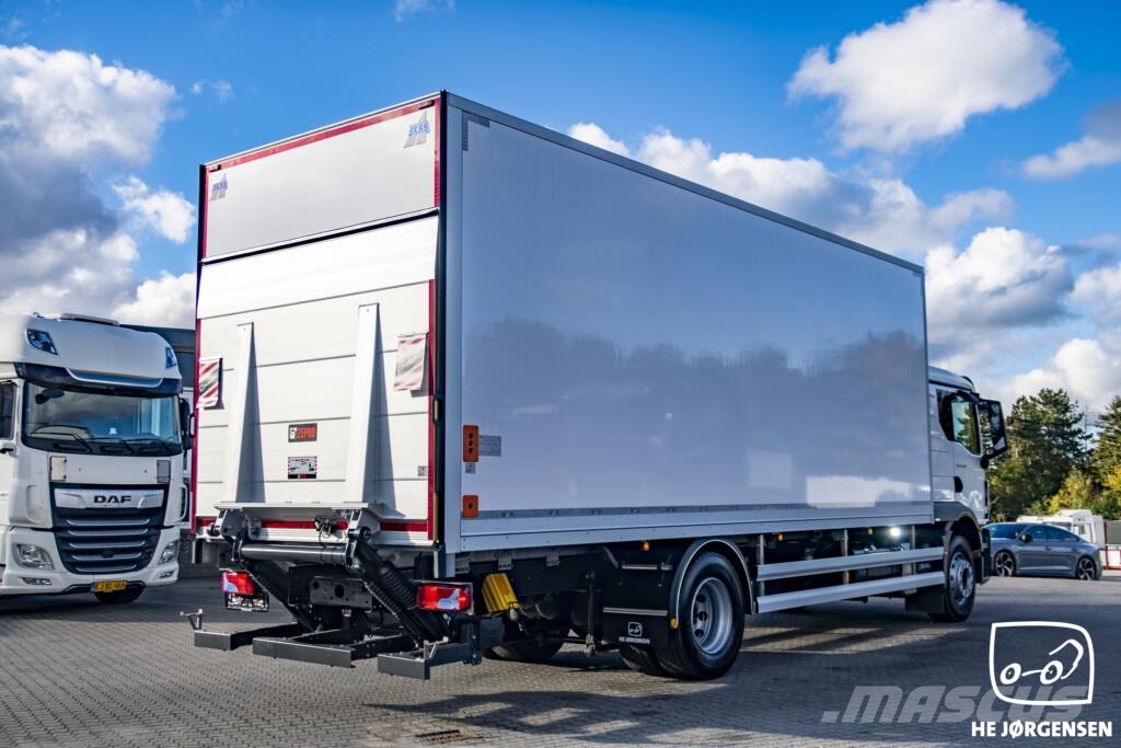 MAN TGM 18.320 4x2 LL CH Box/Lift m. Foldedøre (18-pal Фургони
