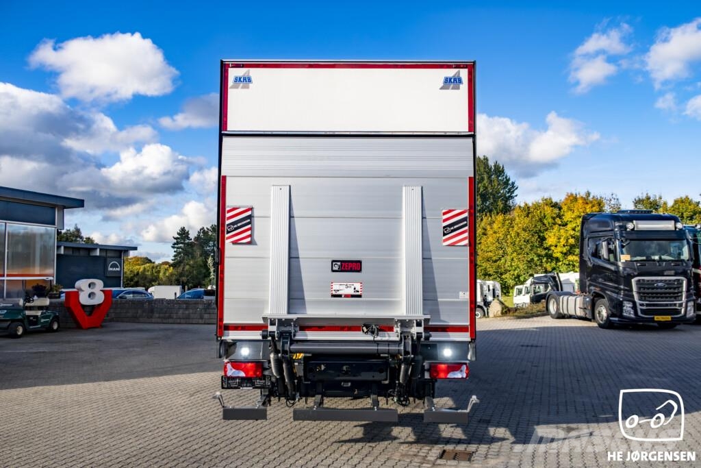 MAN TGM 18.320 4x2 LL CH Box/Lift m. Foldedøre (18-pal Фургони