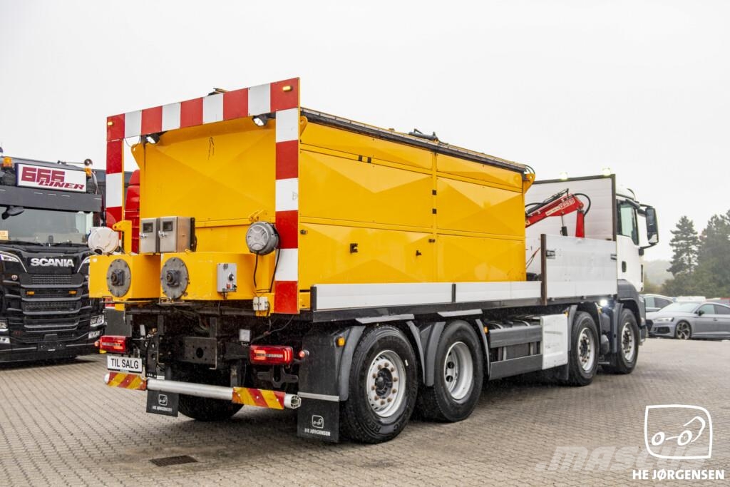 MAN TGS 35.420 8x2-6 BL m. Asfaltkasse/Kran شاحنات الرافعات