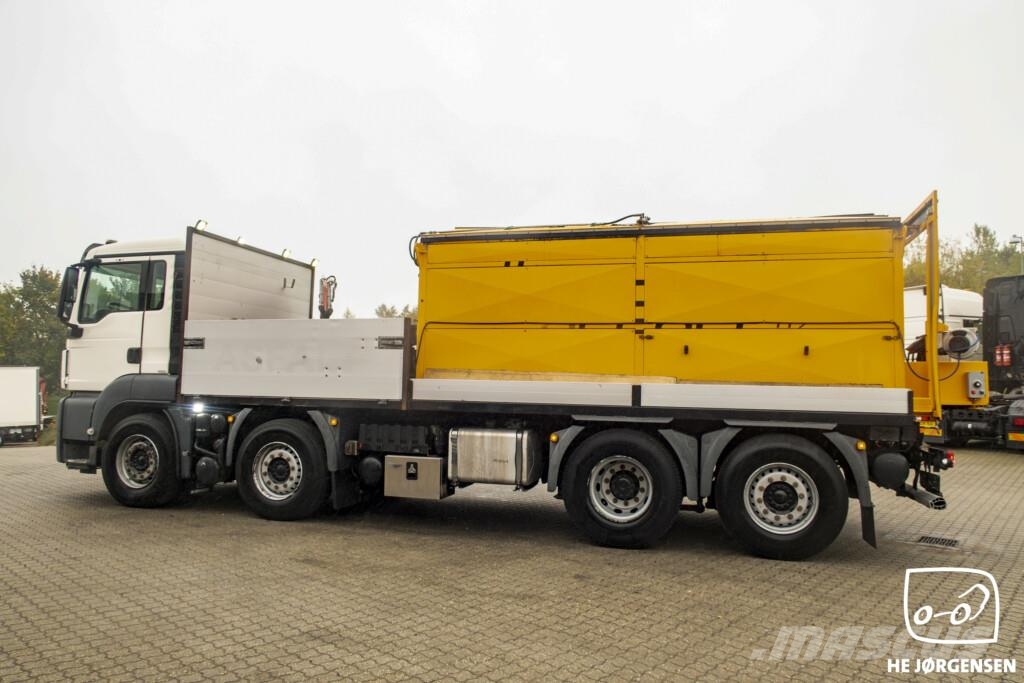 MAN TGS 35.420 8x2-6 BL m. Asfaltkasse/Kran شاحنات الرافعات