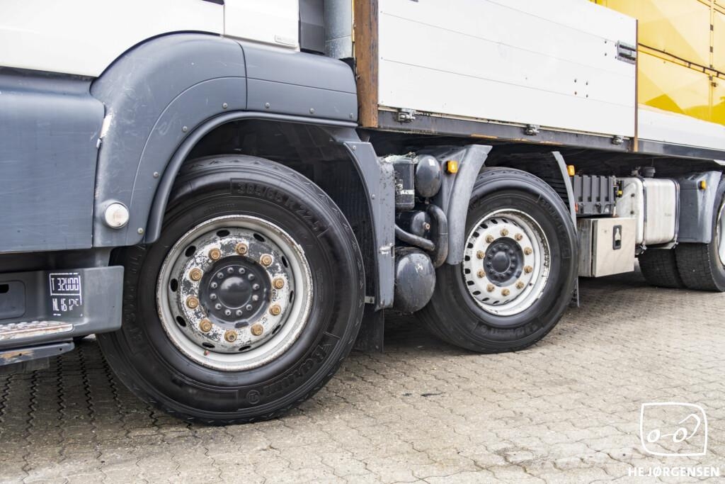 MAN TGS 35.420 8x2-6 BL m. Asfaltkasse/Kran شاحنات الرافعات