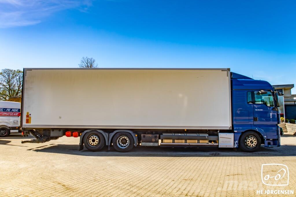 MAN TGX 26.500 6x2*4 LL m. Box/Lift Kølebil (23-paller Bakwagens met gesloten opbouw
