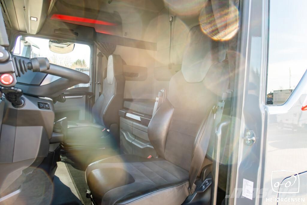 MAN TGX 35.510 8X4/4 BL CH m. Kroghejs/Kran (HMF 3220K Camiones polibrazo