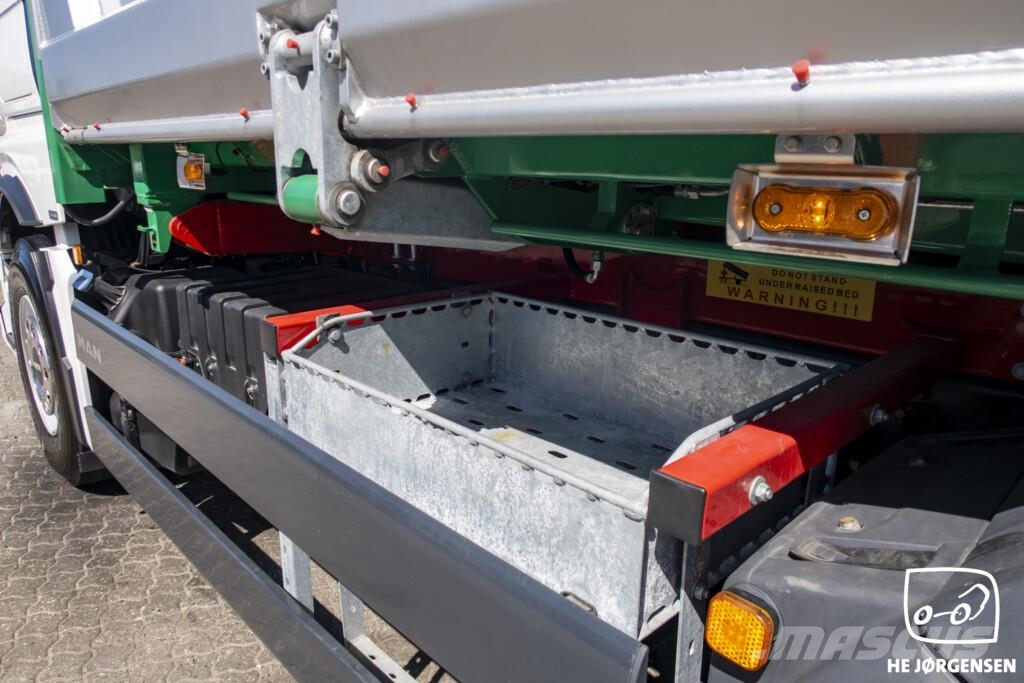MAN TGX 35.520 8x4-4 BL CH m. 3-vejs Tiplad Ostali kamioni