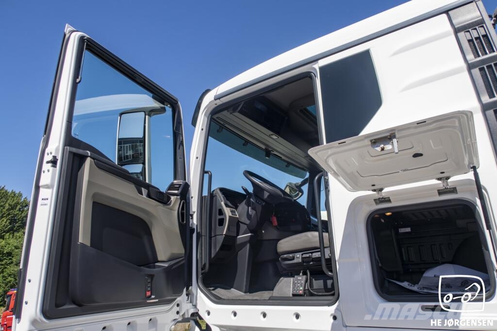 MAN TGX 35.520 8x4-4 BL CH m. 3-vejs Tiplad Ostali kamioni