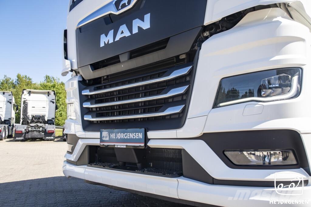 MAN TGX 35.520 8x4-4 BL CH m. 3-vejs Tiplad Ostali kamioni