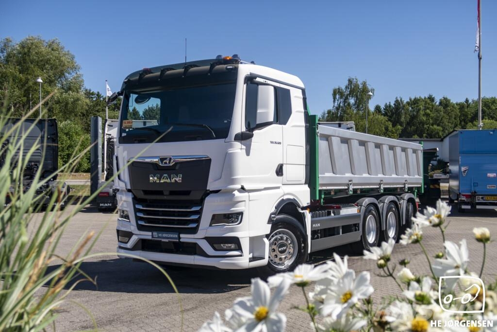 MAN TGX 35.520 8x4-4 BL CH m. 3-vejs Tiplad Ostali kamioni