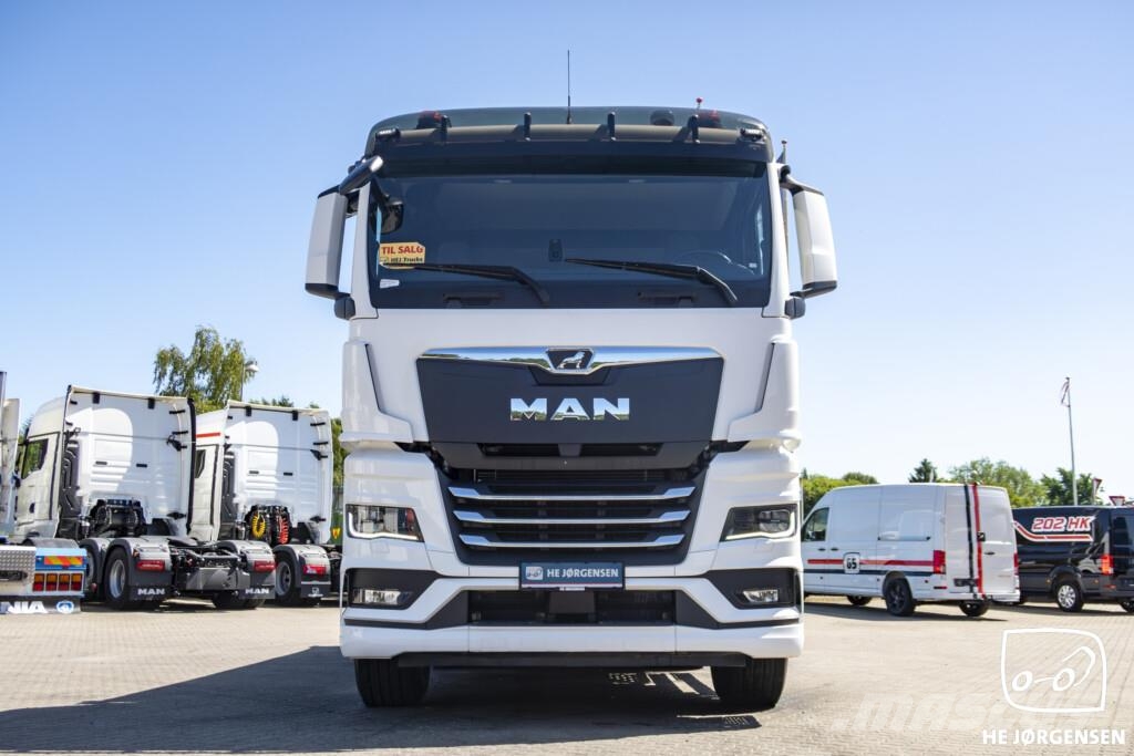 MAN TGX 35.520 8x4-4 BL CH m. 3-vejs Tiplad Ostali kamioni