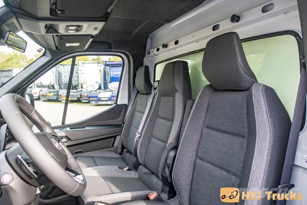 Nissan Interstar Box/Lift Lätta lastbilar