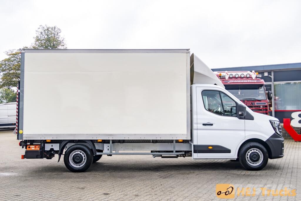 Nissan Interstar Box/Lift Lätta lastbilar