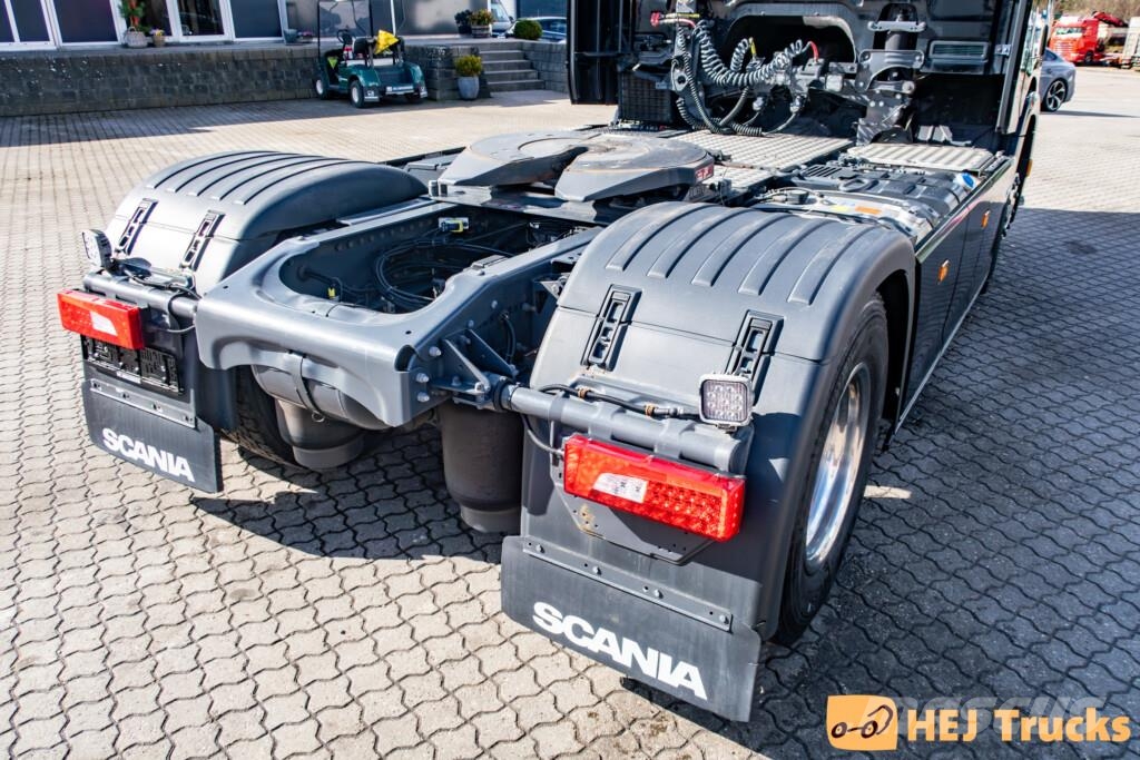 Scania P320 A4x2NB *Hybrid* Nyergesvontatók