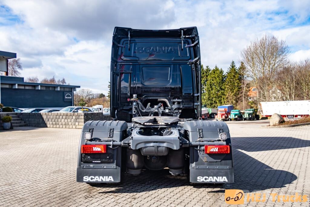 Scania P320 A4x2NB *Hybrid* Nyergesvontatók