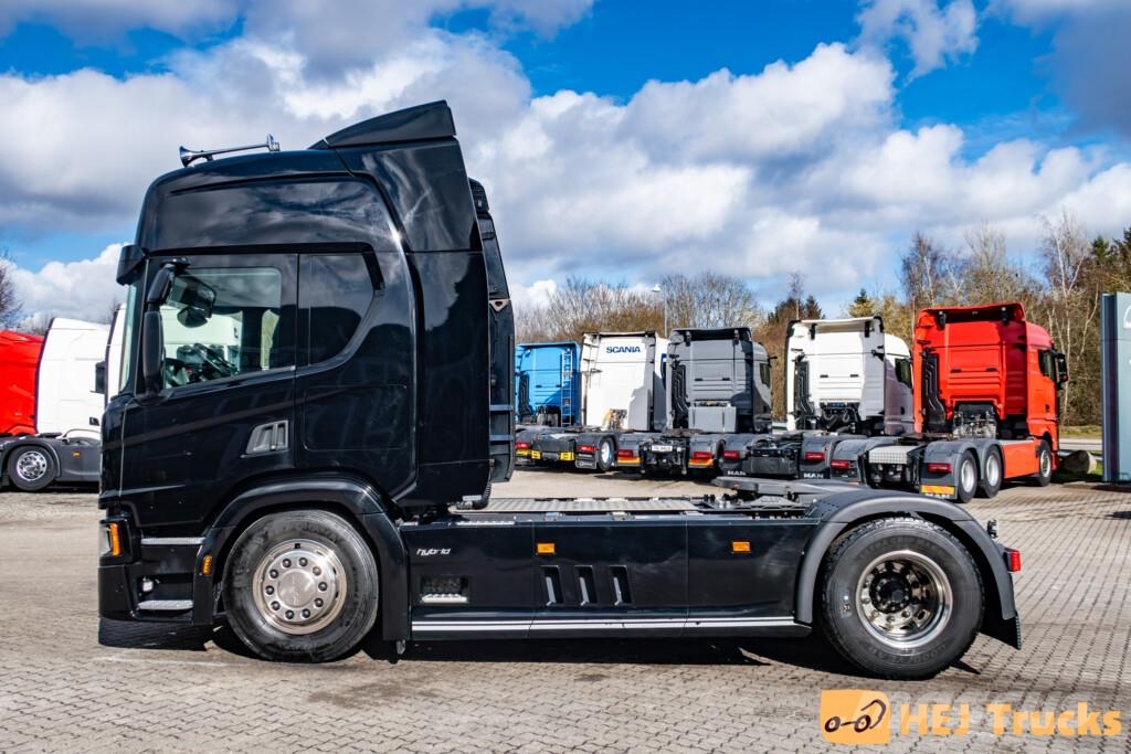 Scania P320 A4x2NB *Hybrid* Nyergesvontatók