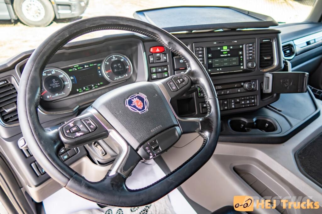 Scania P320 A4x2NB *Hybrid* Nyergesvontatók