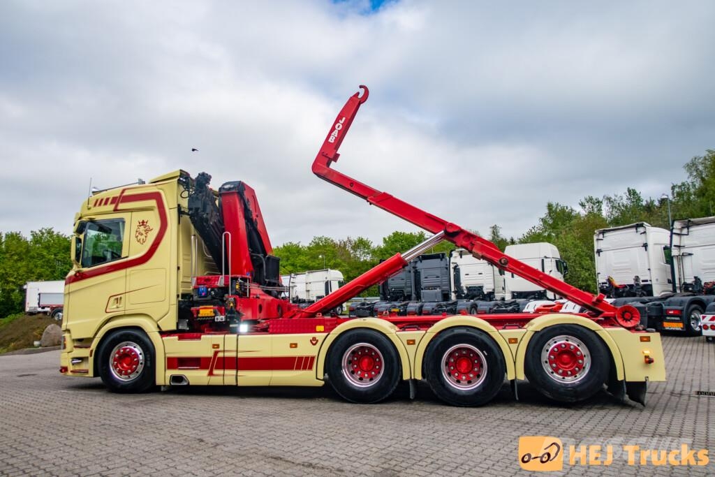 Scania R530 R8x4*4NB m. Kroghejs/Kran (HMF 2820K-5) Camiones polibrazo
